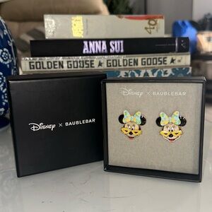 NWT DISNEY x BAUBLEBAR | “Summer Minnie Mouse” post earrings